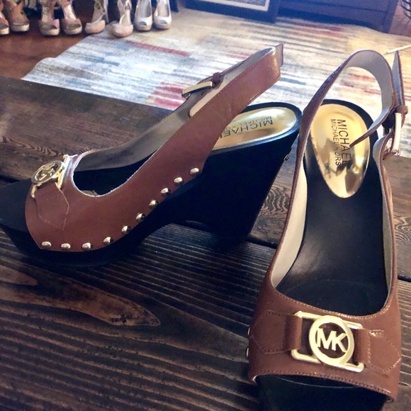 Shoes - Picture 3 of 4